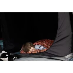 Vango Savannah 400 Poled Tent Package (incl Footprint) -OUTDOOR WORLD GEAR savannah 400 lifestyle low 4