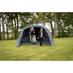 Vango Airbeam Vango Savannah Air 600xl Tent Package (incl Footprint) -OUTDOOR WORLD GEAR savannah air 600xl lifestyle low 7