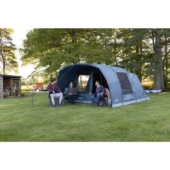 Vango Sierra 500 Poled Tent (2025) 28 Vango Sierra 500 Poled Tent (2025) -OUTDOOR WORLD GEAR sierra 500 lifestyle low 3